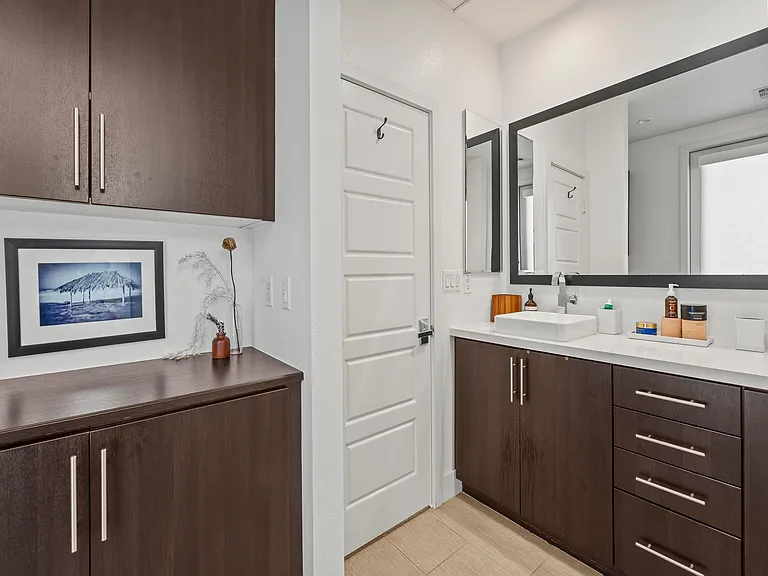 1859 N Vulcan Ave N — Photo 22