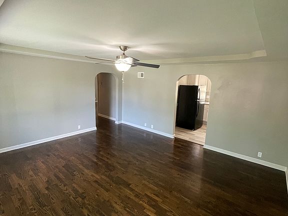 2nd image of 406 NE Grand Ave