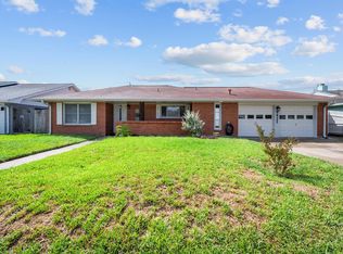6621 Golf Crest Dr, Galveston, TX 77551