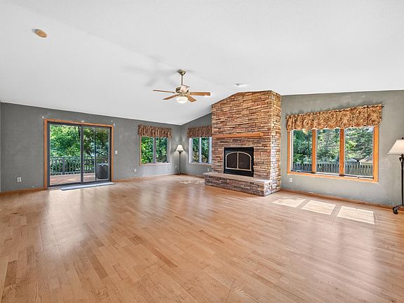 4th image of 1810 Cedar Pl