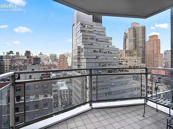 3rd image of 118 E 60th St APT 16-E