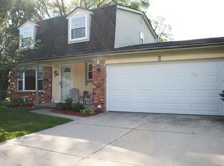 38489 Tuscany Ct, Livonia, MI 48154