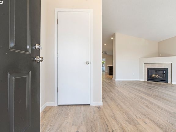 3rd image of 17301 NE 2nd Cir