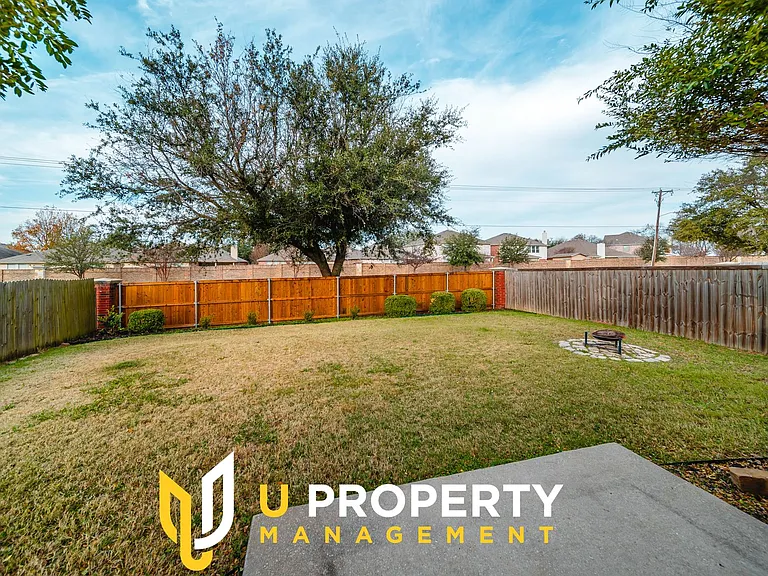 2211 Lilac Cir — Photo 23