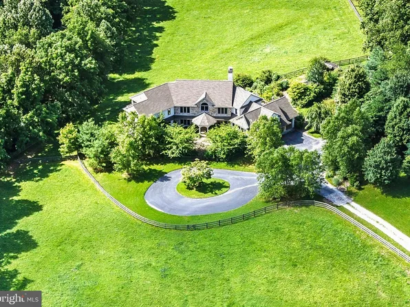 438 Ground Hog College Rd, West Chester, PA 19382