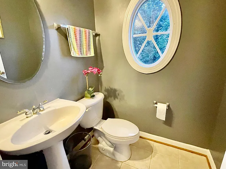 12402 Falconbridge Dr — Photo 5