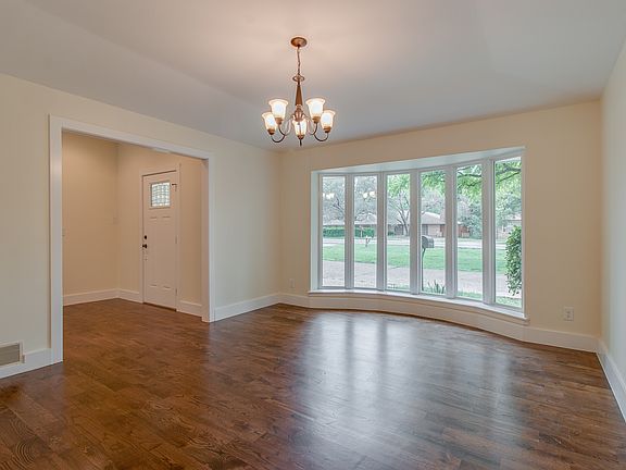 Natural light throughout hou