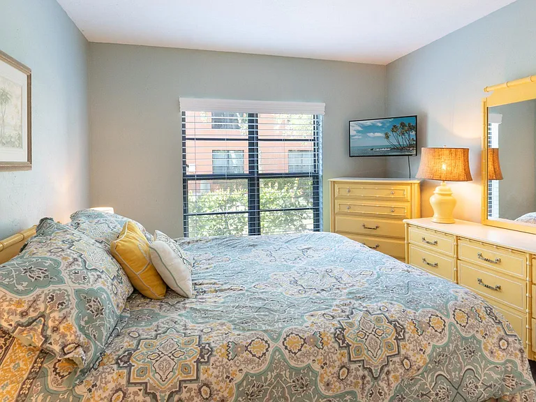 20 Greenbrier St #3-105 — Photo 12