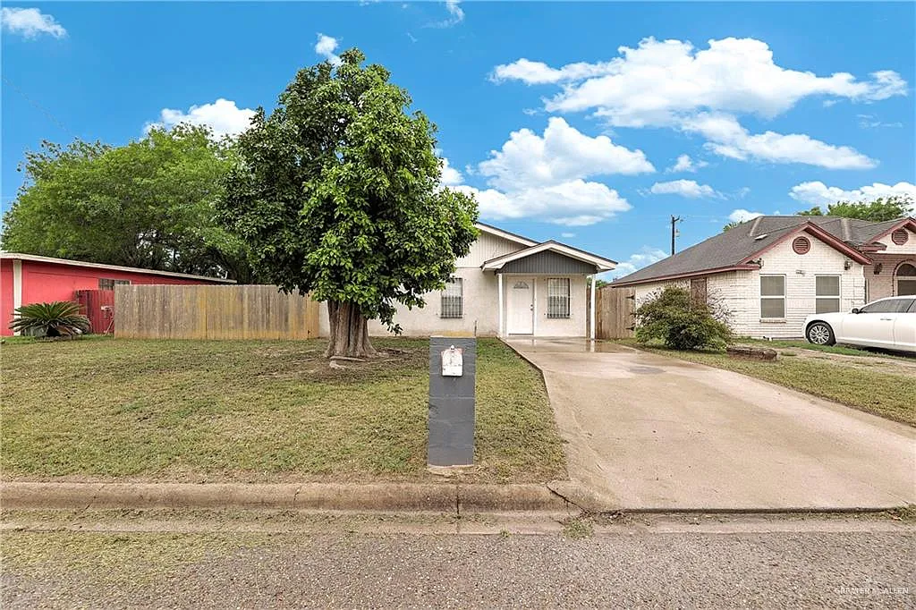 4 bed, 2.0 bath, 1408 sqft, $1,650 — Photo 3
