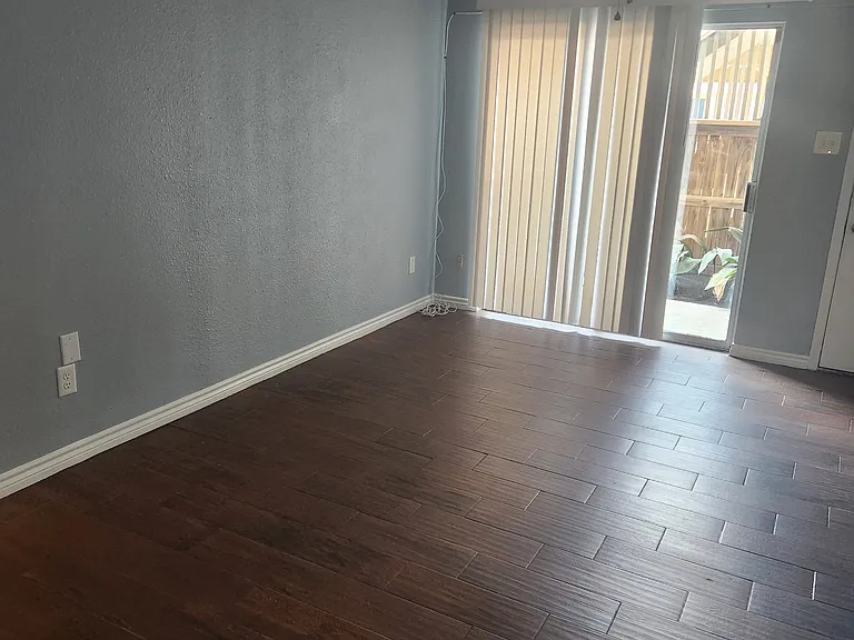 1900 Bay Area Blvd #E127 — Photo 2