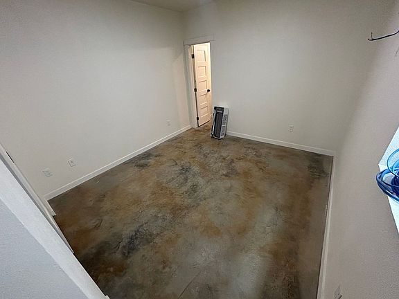 3rd image of 446 Lewis St #2B