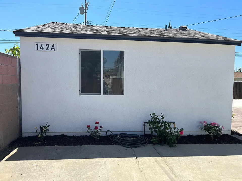 142A W Zane St