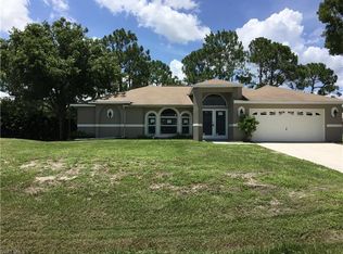 369 Claridge Cir, Lehigh Acres, FL 33974