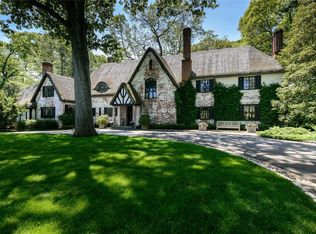 180 Piping Rock Rd, Locust Valley, NY 11560