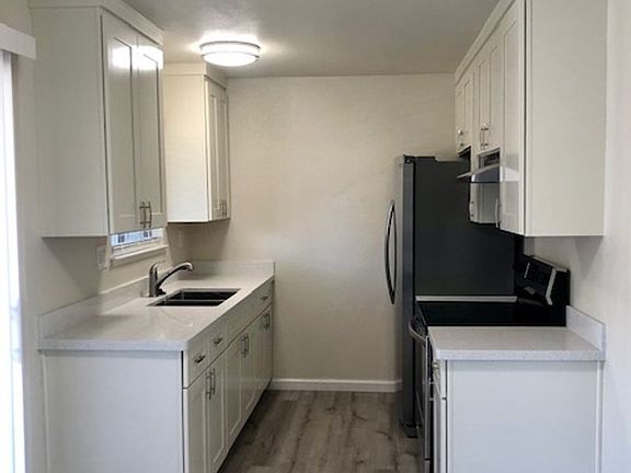 4th image of 235 Washington St #2