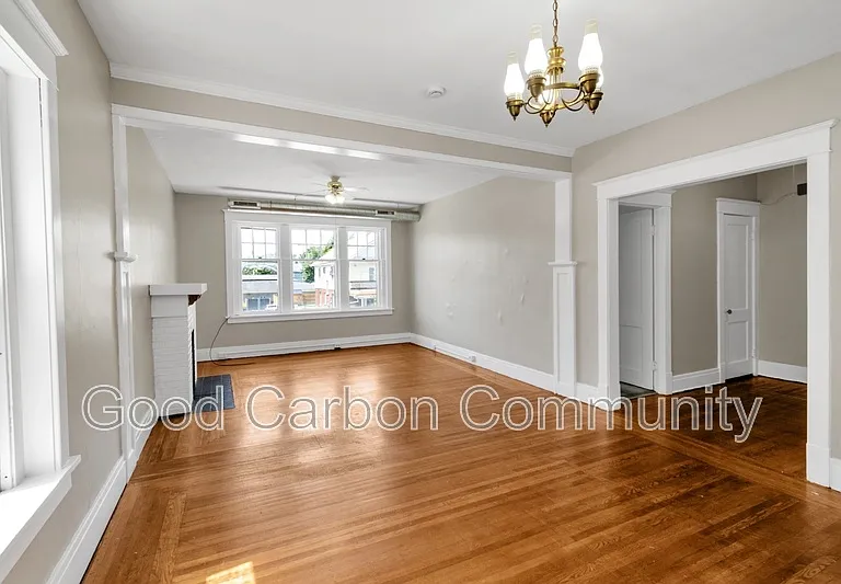 79 Saranac Ave #UPPER — Photo 3