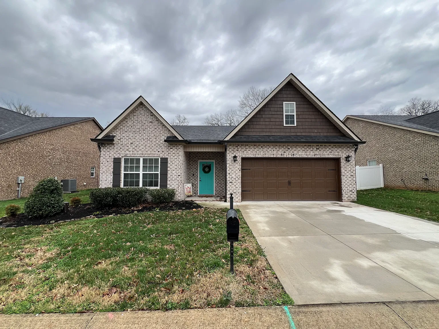 3 bed, 1779 sqft, $2,400 — Photo 1
