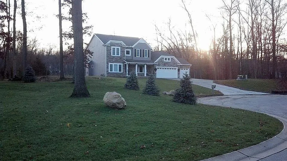 186 Slider Ave photo 1