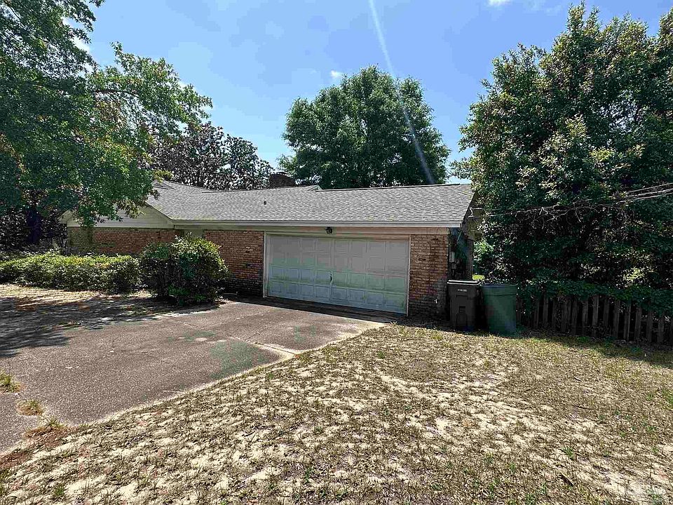2nd image of 307 Teakwood Cir