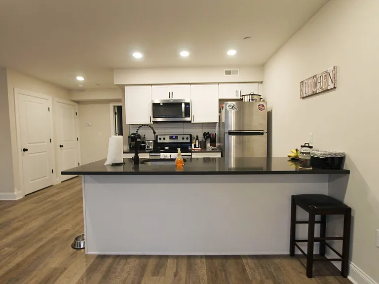 492 Roxborough Ave — Photo 24