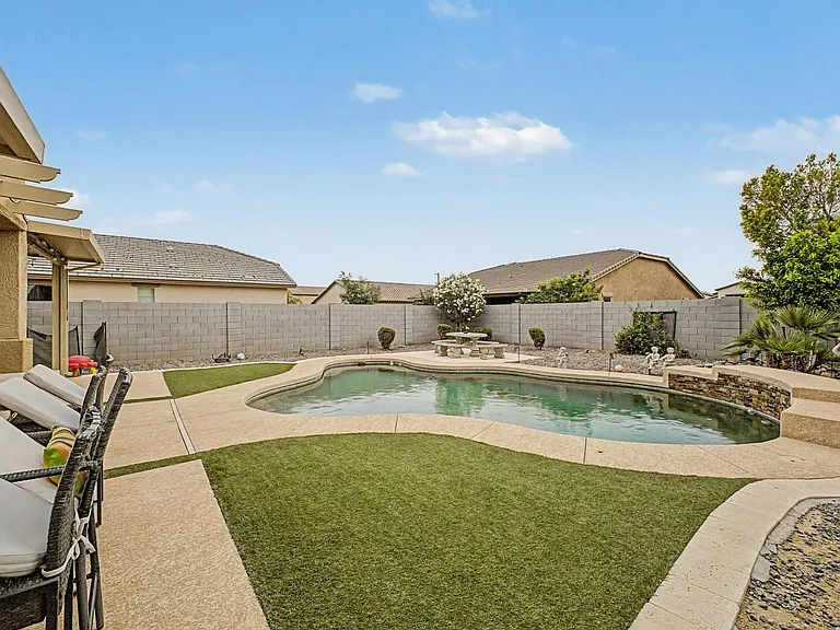 18235 W Ida Ln — Photo 41