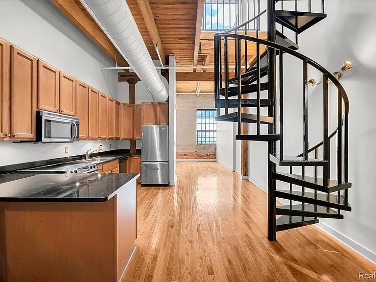 6533 E Jefferson Ave #431 — Photo 3