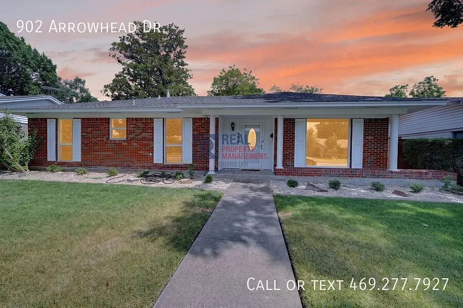 Soaring Ceilings, Great Storage & Room to Spread Out Garland, TX — Photo 1