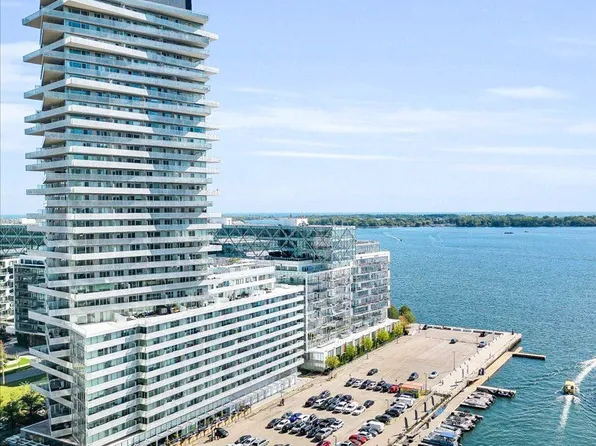 15 Queens Quay E #205, Toronto, ON M5E 0A4