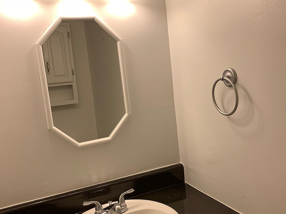 1/2 bath