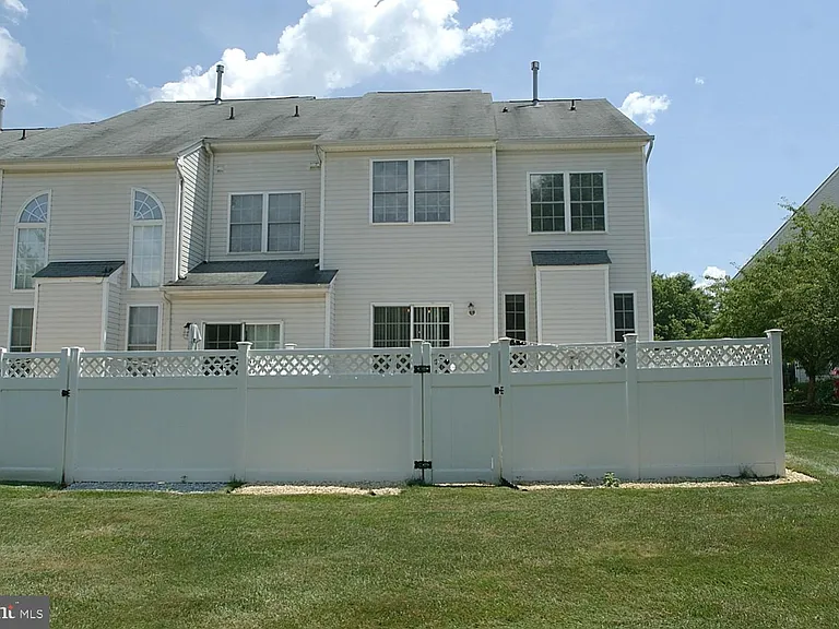33 Farmington Ct — Photo 27