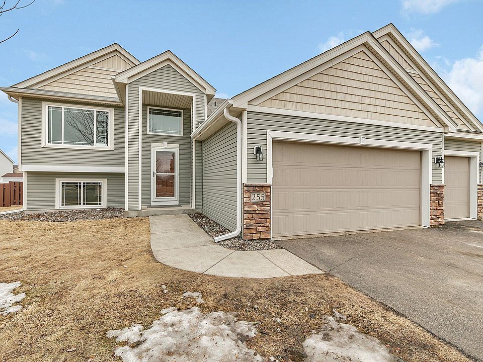 1st image of 255 Douglas Dr S