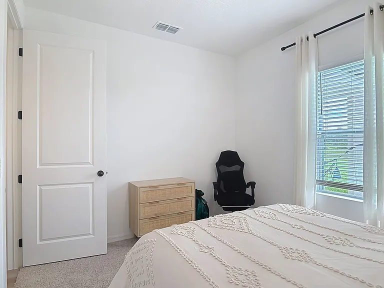 1348 Sterling Pointe Dr — Photo 19