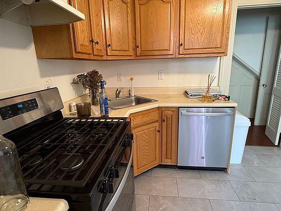 5th image of 56 E Main St Floor 1
