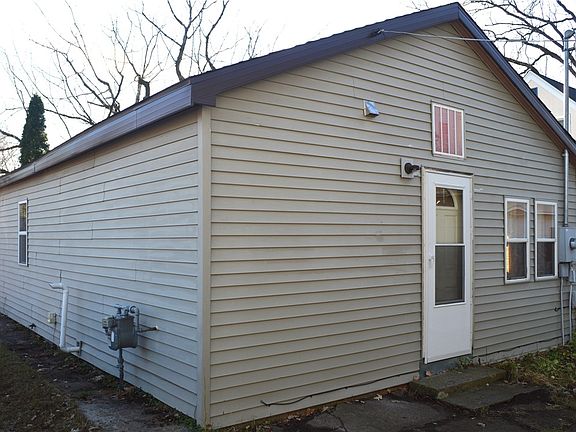 3rd image of 15 E Coleman Street