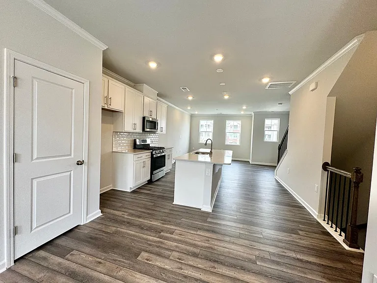 2505 Kasota Ln — Photo 20