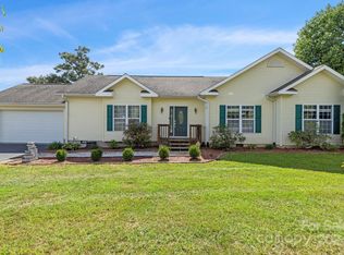 219 Freeman Place Trl, Hendersonville, NC 28792