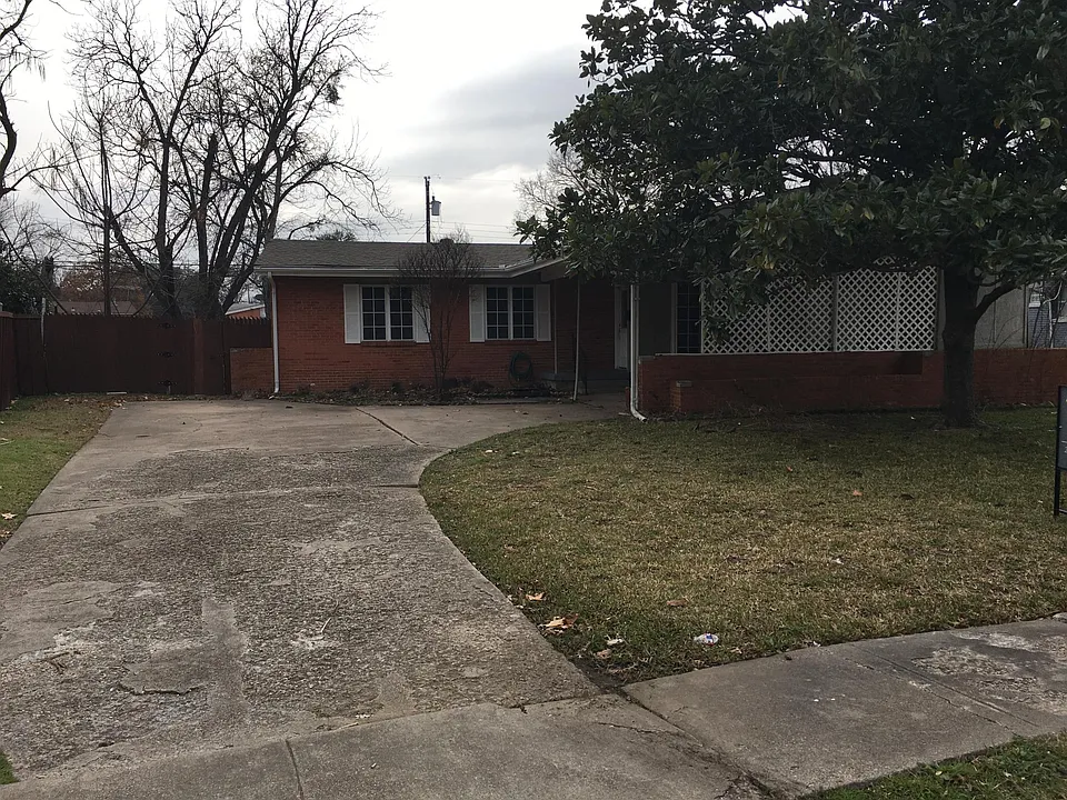 3028 Woodwind Ln