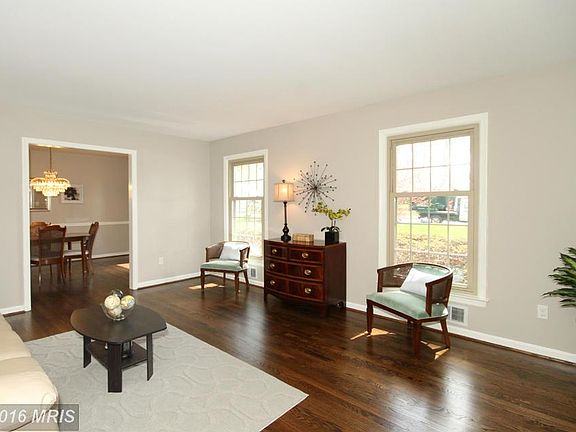 3rd image of 8806 Delfield Ln