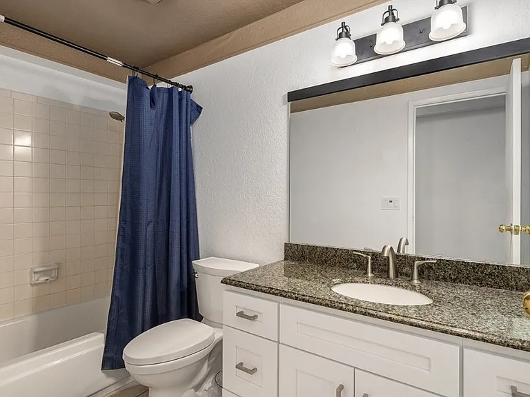 14526 NE 6th Pl #4 — Photo 3