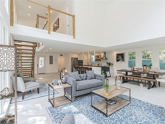 3rd image of 304 SW 12 Avenue