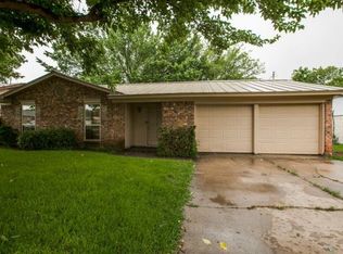 6008 Whispering Ln, Watauga, TX 76148