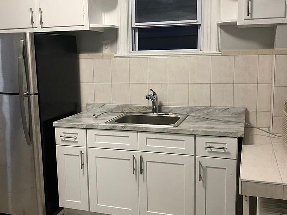 2nd image of 213 Chestnut Ave Floor 2