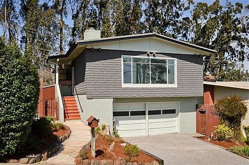 1st image of 2700 Evergreen Dr
