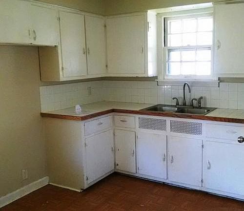 3rd image of 1214 Island Ave