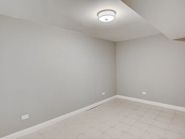 1530 S Spaulding Ave #G — Photo 7
