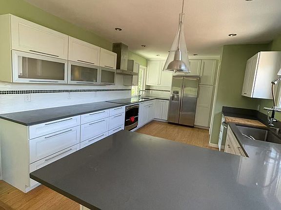 5th image of 1176 S Bernardo Ave
