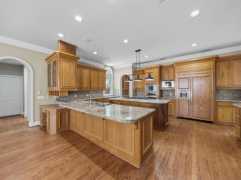 13714 Gainesway Dr — Photo 17
