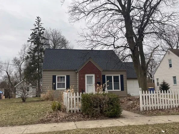 1224 Oaklawn St NE, Grand Rapids, MI 49505
