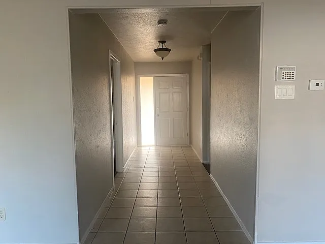 4 bed, 1706 sqft, $2,500 — Photo 4