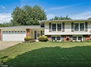 4050 Mason Dr, Hoffman Estates, IL 60192